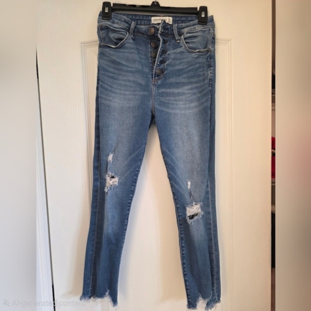 Stylish Blue Distressed Women Jeans